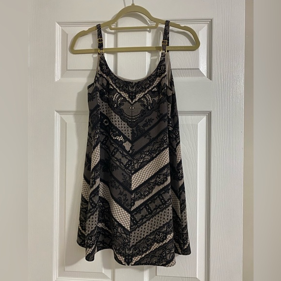 Cabi Chevron Lace Print Monaco Cami Tunic Size XS - Picture 4 of 8